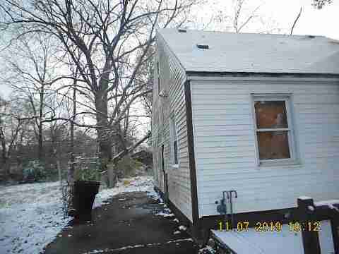 12100 Burt (3)_m.jpg